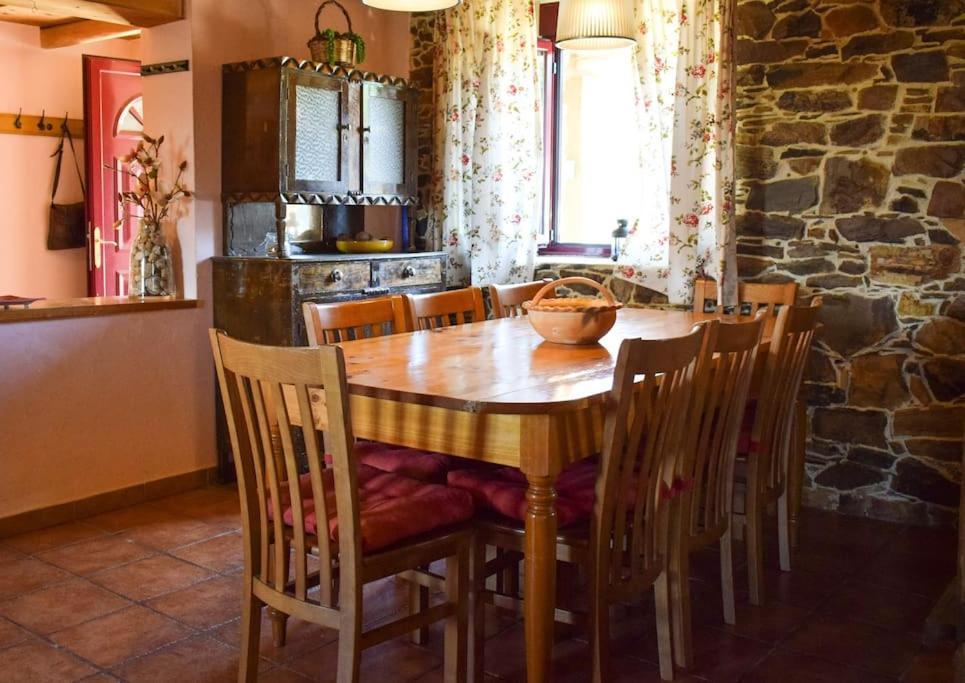Casa Rural Tozolosolobos Otero de Bodos Extérieur photo